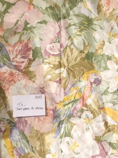 Ensemble de deux paires de rideaux en percale...