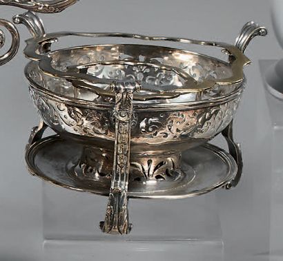 Réchaud et sa lampe en métal argenté, à décor...