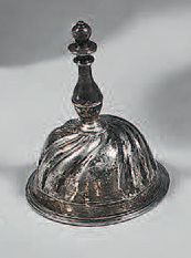 Petite clochette de nécessaire en argent,...