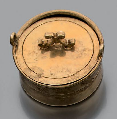 Marmite miniature en vermeil.
Travail hollandais,...