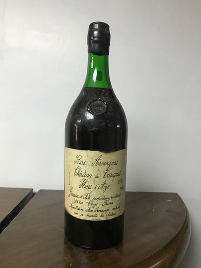 Réunion de six bouteilles:
- Bas-Armagnac,...