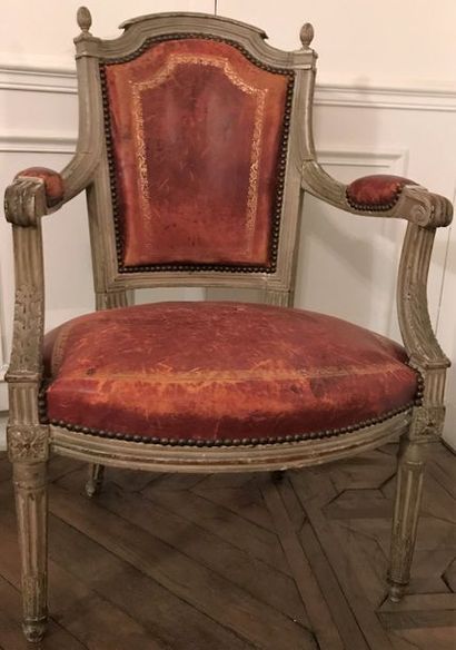 * Fauteuil à dossier cabriolet en anse de...