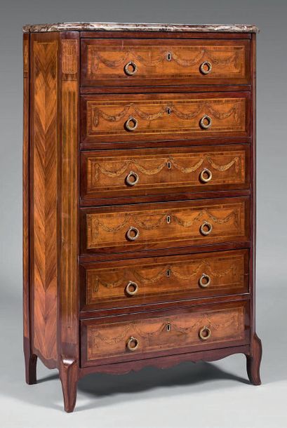 Chiffonnier en placage de palissandre, bois...