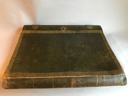 Grand portefeuille formant écritoire, en...