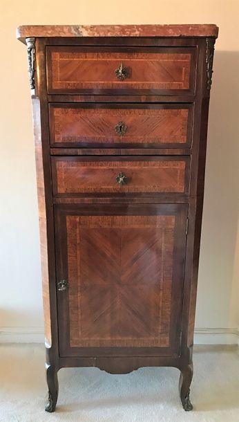 Petit meuble à hauteur d'appui en bois de...