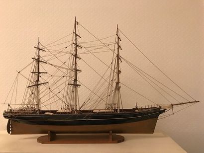 Maquette de voilier à trois-mâts, la coque...
