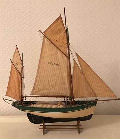 Maquette de voilier «GX 1649», la coque en...