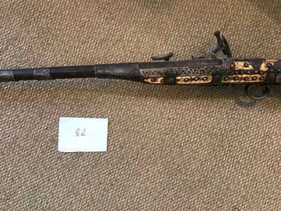 Fusil à silex d'Afrique du Nord dit Moukhala.
Long...