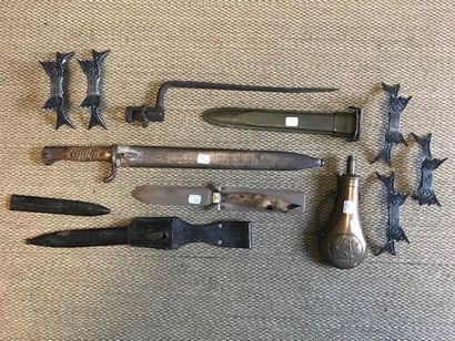 Lot comprenant:
- Baïonnette allemande modèle...
