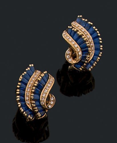 Paire de clips d'oreilles en or jaune 18K...