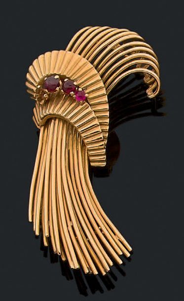 Clip de corsage en or jaune 18K (750), formé...