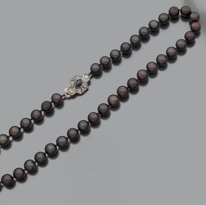 * Collier de perles de culture chocolat,...