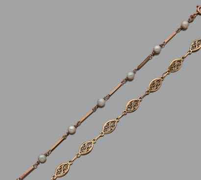 Deux bracelets en or jaune 18K (750), articulés...