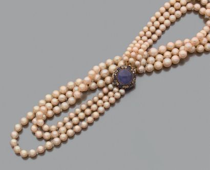 * Collier de trois rangs de perles de culture...