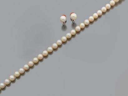 Collier de perles de culture et paire de...