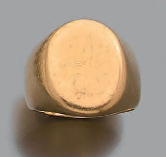 Bague de genre chevalière en or jaune 18K...