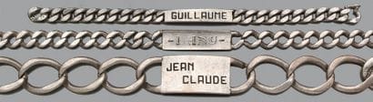 Ensemble en argent composé de:
- trois bracelets...