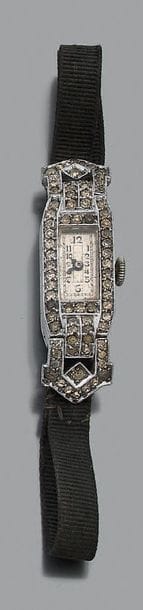 Montre bracelet de dame en métal à boîtier...