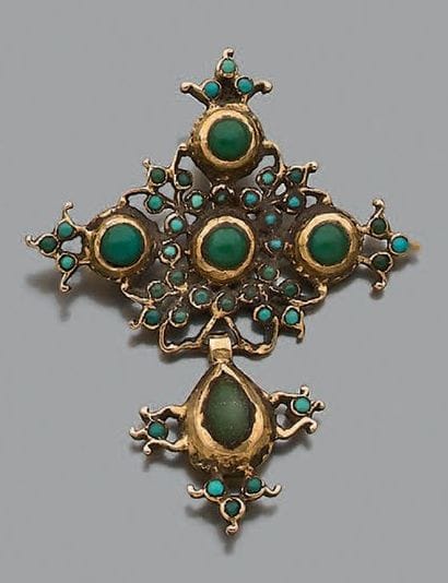 Pendentif croix en or jaune 18K (750), ajouré...