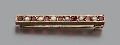Broche barrette en or jaune 18K (750), ornée...