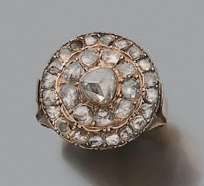 Bague en or jaune 18K (750), ornée d'un diamant...