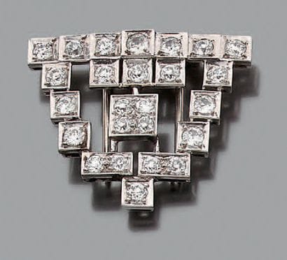 Clip de corsage pyramidal à gradins en or...