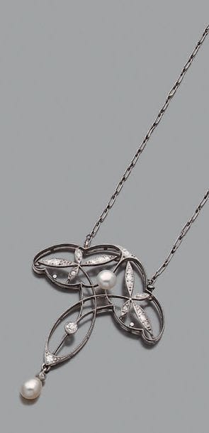 Collier en or gris 18K (750), à maille figaro...
