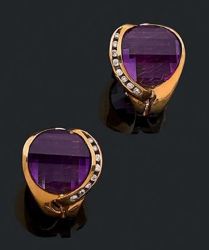 Paire de clips d'oreilles bombés en or jaune...