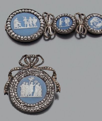 Parure en argent et acier poli, composée...