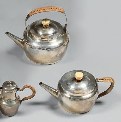 Deux théières en argent, de forme circulaire...