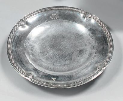 Présentoir rond en argent (950) posant sur...