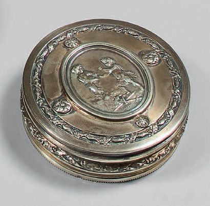 Boîte ronde en argent (950), le couvercle...