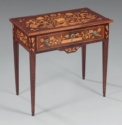 Table desserte en acajou et marqueterie de...