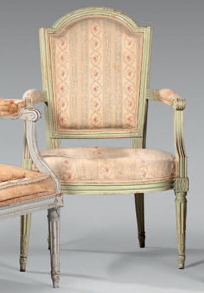 Fauteuil à dossier cabriolet à chapeau, en...