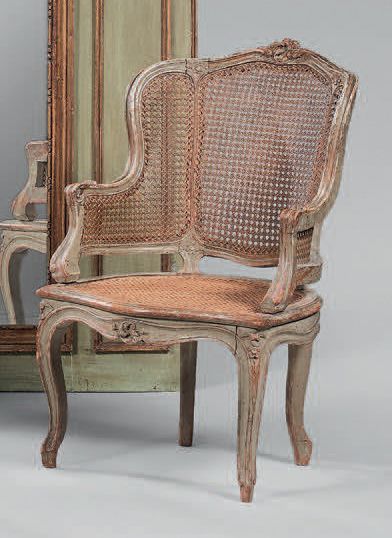 Bergère d'enfant en bois anciennement laqué...
