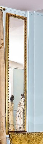 Étroit miroir en hauteur, l'entourage en...