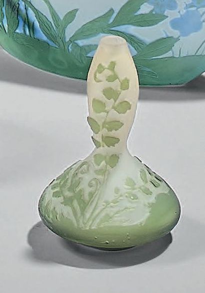 Émile GALLÉ (1846-1904)
Petit vase soliflore...