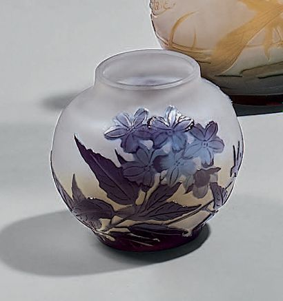Émile GALLÉ (1846-1904)
Petit vase de forme...