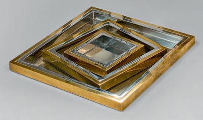 TRAVAIL DES ANNÉES 1970
Suite de trois plateaux...