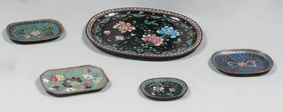 JAPON - Epoque MEIJI (1868 - 1912)
Ensemble...