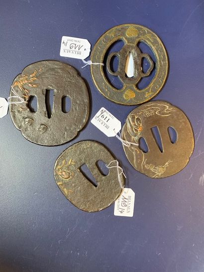 JAPON - Epoque EDO (1603 - 1868)
Quatre tsuba...