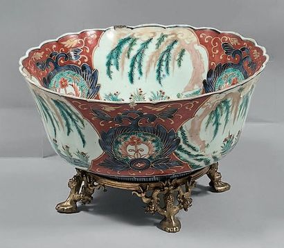JAPON, Imari - Époque MEIJI (1868 - 1912)
Bol...