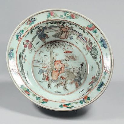 CHINE - Epoque DAOGUANG (1821 - 1850)
Vasque...