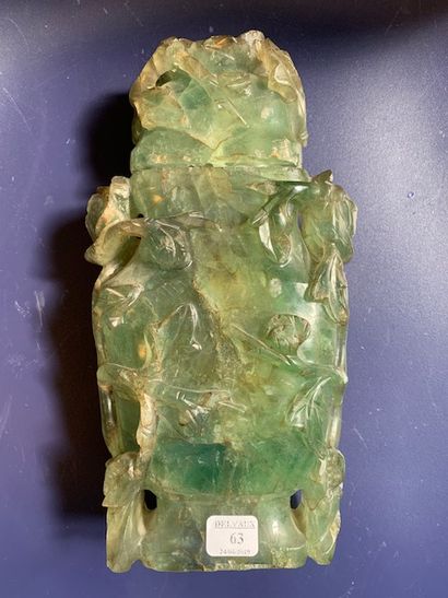 CHINE - XXème siècle
Vase en fluorine sculpté...