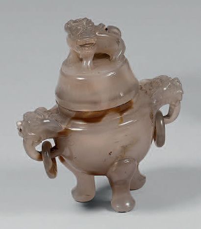 CHINE - Vers 1900
Brûle-parfum tripode en...
