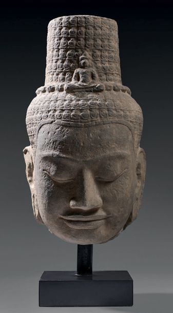 CAMBODGE - Style du Bayon
Tête de Lokesvara...