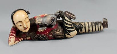 JAPON - Epoque MEIJI (1868 - 1912)
Tabatière...