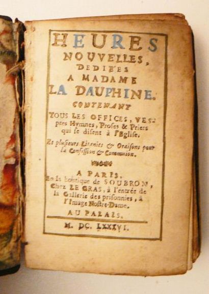 [Reliure en galuchat]. Heures nouvelles dédiées...