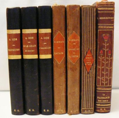 LOT. 7 volumes in-8 XXe s. (initiales H.S....