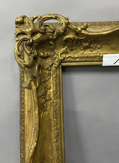 Sculpted and gilded oak frame with beautiful...